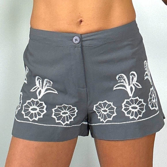 RD style Shorts Grey with white embroidery Size S 100% Polyester - Picture 1 of 6